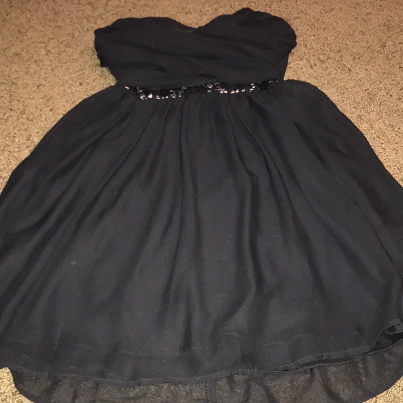 Dress - Picture 1 of 4